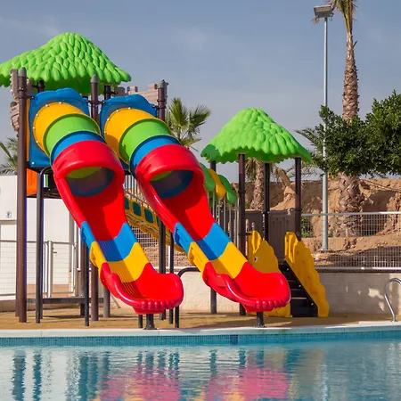 Lo Monte אתר קמפינג 4*